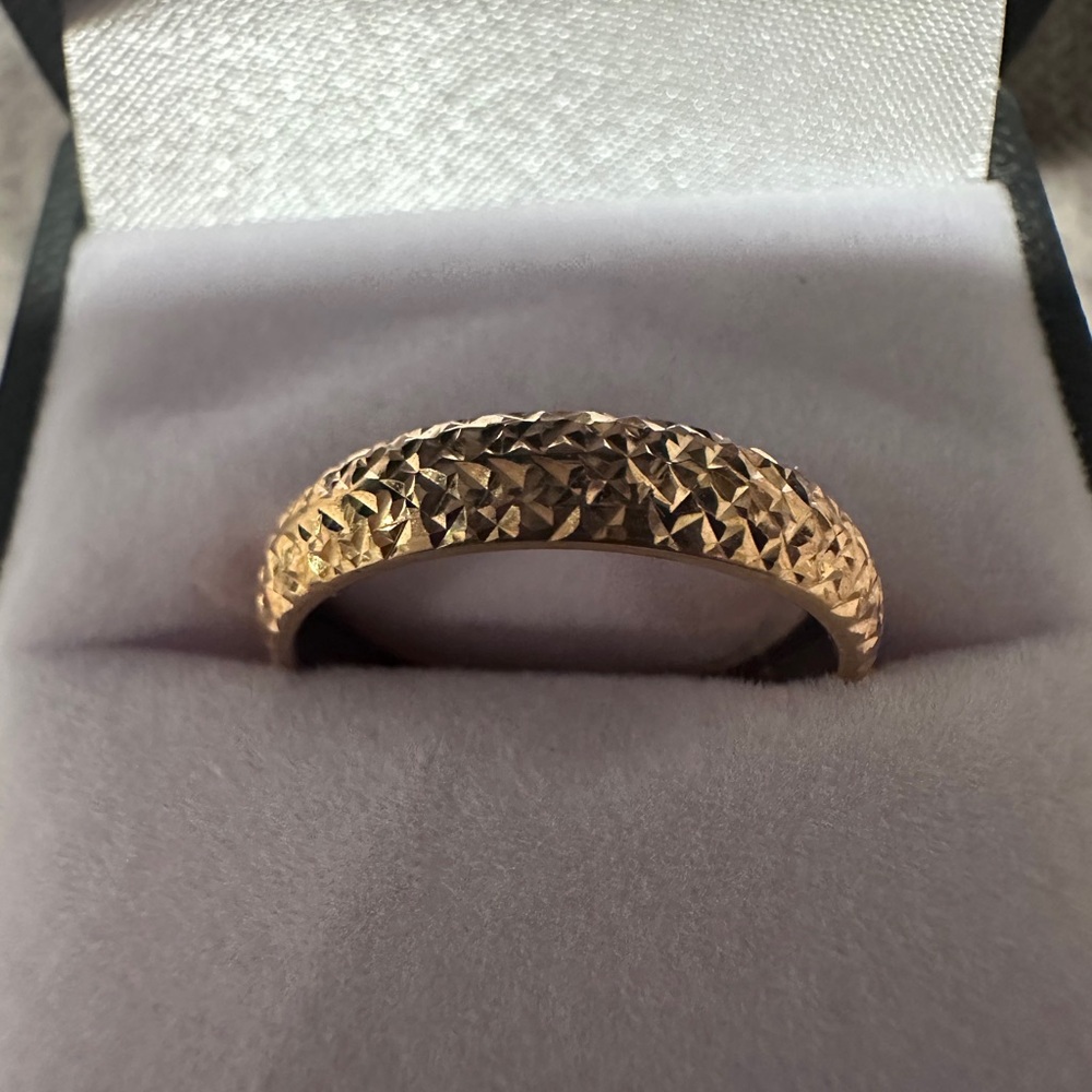 14k vintage Gold Band - Picture 2 of 9